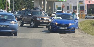 Accident la Dura. Trafic îngreunat