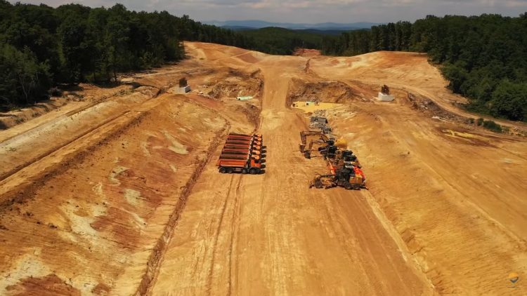 Furt de carburant din utilajele folosite la construcția autostrăzii Transilvania, au furat sute de litri