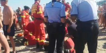 Un salvamar a murit în timp ce încerca să salveze un turist, la Eforie Nord