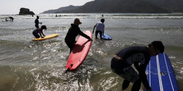 Peste 25.000 de turiști, blocați într-o stațiune turistică intrată în lockdown din cauza unei epidemii de coronavirus