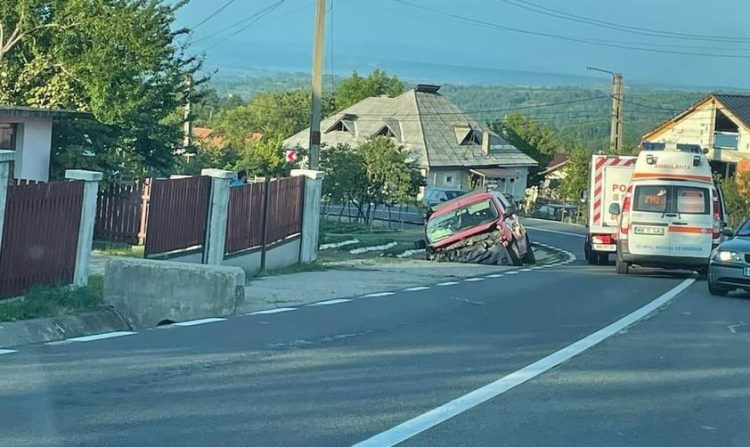 Maşină în şanţ în Baia Sprie, două victime