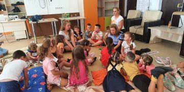 Poliţiştii, la poveşti cu copiii de la Centrul Multifuncţional Rivulus Pueris