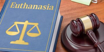 Decizie extremă. Un român va fi eutanasiat. A împușcat trei polițiști și doi colegi în Spania