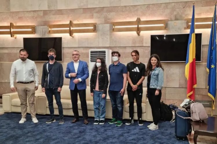 Elevii români, cei mai buni din Europa Centrală la Informatică