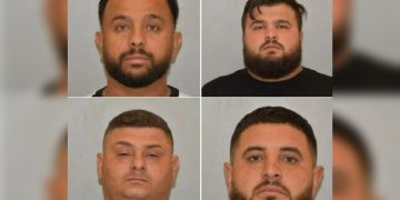 Patru români, înşelătorie în Hawaii. Au fost arestaţi după ce ar fi păcălit mai mulţi localnici cu bijuterii contrafăcute