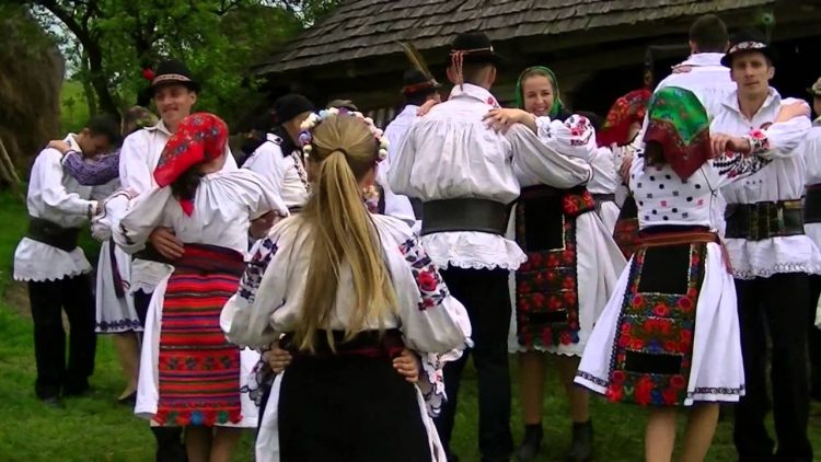 „Joc la șură” în Suciu de Sus