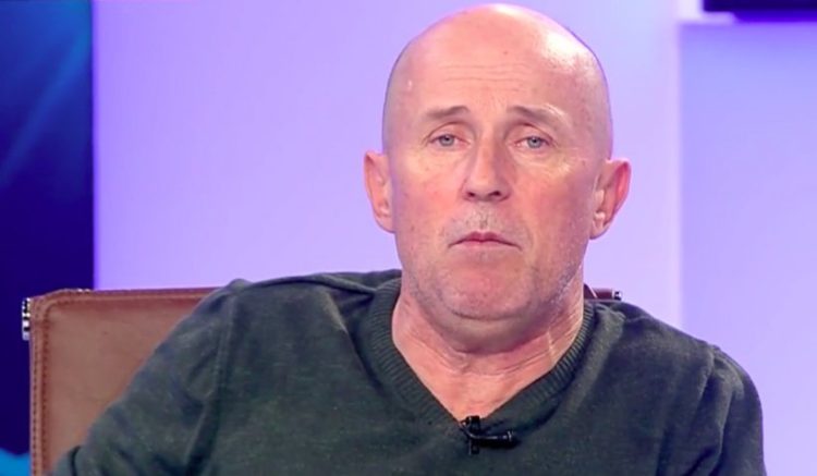 Mugur Mihăescu, către Guvern: Mă sfătuiți să închid becul, să fac economie de 12 wați, dar mă încurajați să cumpăr mașină electrică de 14 Kw; îmi încălzesc supa de gândaci la lemne, că gazele le trimitem gratis în Germania