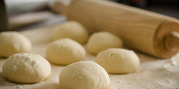 AJOFM organizează un curs gratuit de patiser pentru tinerii băimăreni