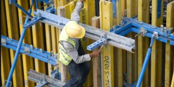 Spania. Muncitorii români „vizibili și invizibili”: „Fără ei Spania nu ar funcționa”