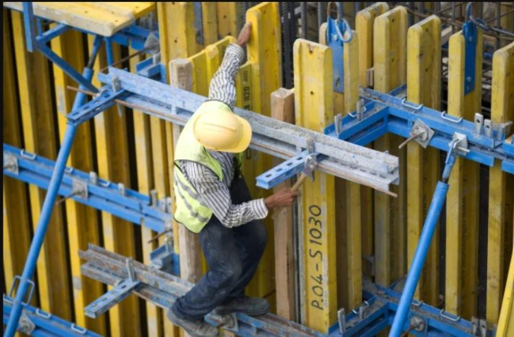 Spania. Muncitorii români „vizibili și invizibili”: „Fără ei Spania nu ar funcționa”