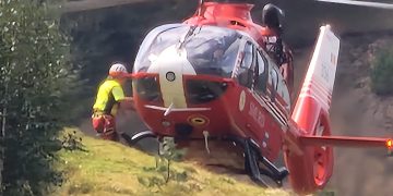 Salvatori montani din Maramureş participă la Sibiu la o pregătire de salvare cu elicopterul