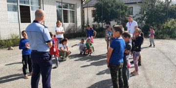 Activitate informativ-preventivă desfășurată de poliţişti la tabăra de vară de la Trestia