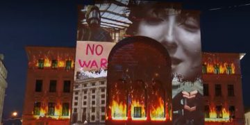 Sute de ucraineni au marcat alături de români Ziua Independenţei. ”Vă mulțumim pentru bunătate și pentru tot ajutorul”
