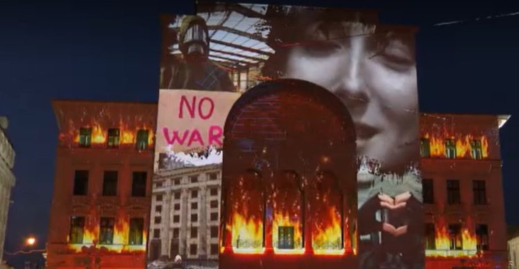 Sute de ucraineni au marcat alături de români Ziua Independenţei. ”Vă mulțumim pentru bunătate și pentru tot ajutorul”