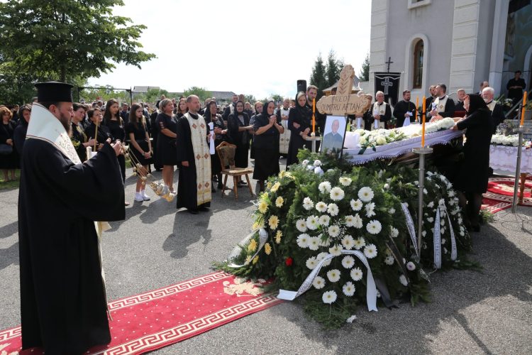 Preacucernicul părinte Dumitru Aftan a fost înmormântat