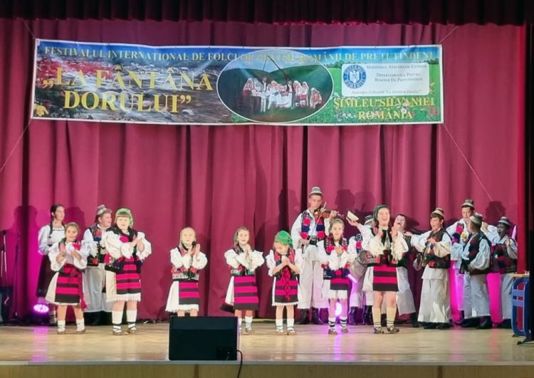 Ansamblul „Mugurelul” al Clubului Copiilor din Sighetu Marmaţiei, locul I la Festivalul Internaţional de Folclor de la Șimleu Silvaniei