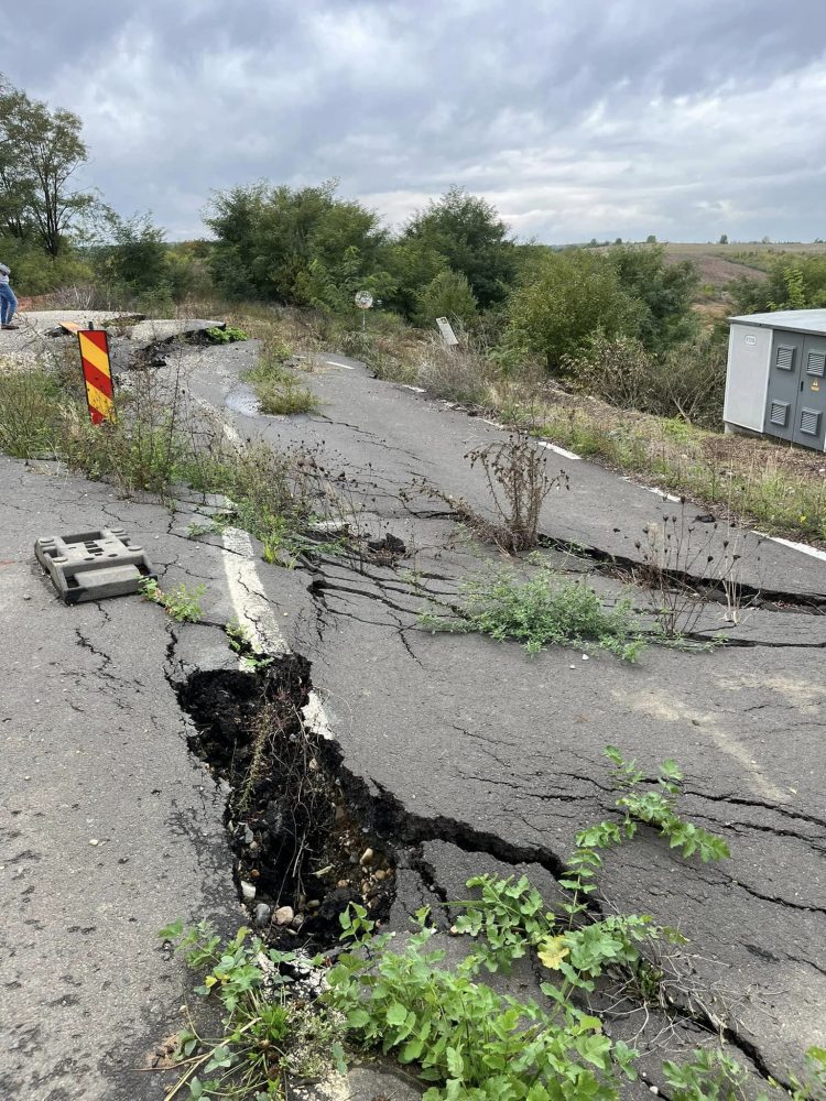 Actualizare: Mulțumim administrației județene! Maramureșul, înecat iar în gunoaie! DOCUMENT