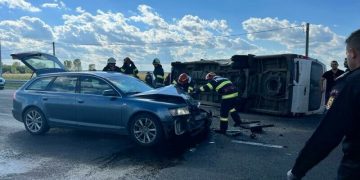 Accident între un microbuz și o mașină, în Satu Mare. A fost activat Planul Roșu
