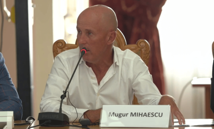 Mugur Mihăiescu: Toți analfabeții care nu au avut un serviciu în viața lor sunt senatori și deputați