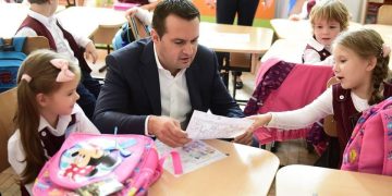 Începem un nou an școlar în țara care nu susține suficient educația: în Baia Mare lucrăm permanent și continuăm să dezvoltăm, să modernizăm și să dotăm unitățile de învățământ!
