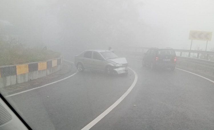 Accident rutier pe Gutin. Trafic îngreunat – foto