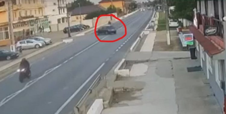 Un motociclist a murit într-un accident teribil