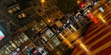 Mașină de poliție implicată într-un grav accident în Baia Mare