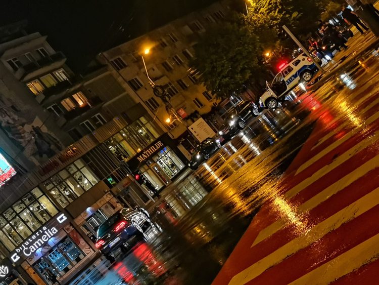 Mașină de poliție implicată într-un grav accident în Baia Mare