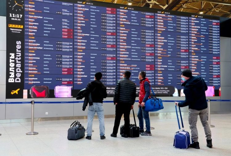 Ruşii fug din ţară de frica mobilizării. Unde pot merge fără pașaport sau fără viză