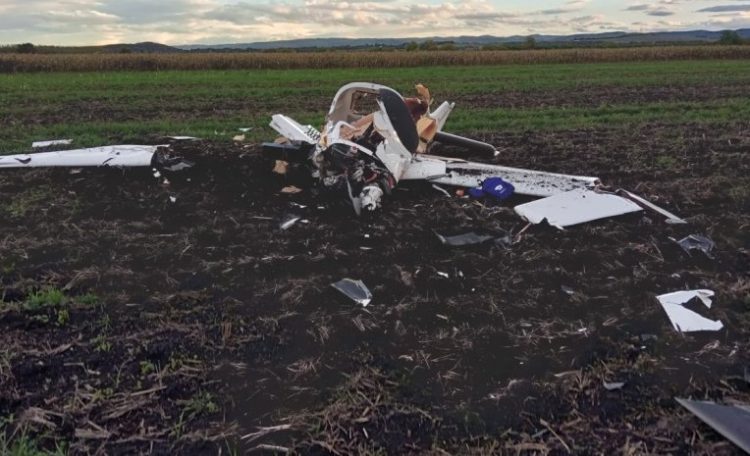 Fratele unui fost ministru şi unul din cei mai cunoscuți instructori din zbor din România au murit într-un teribil accident aviatic