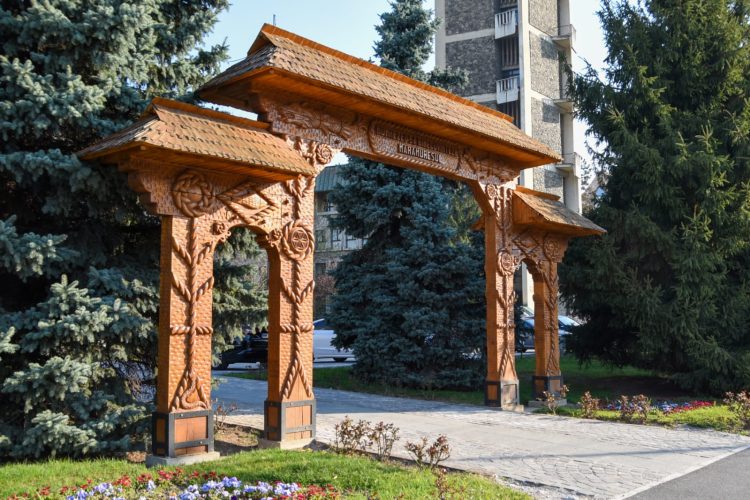 Presa plătită și ticăloșită de un printz? Cât încasați din banul public?