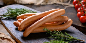 Alertă alimentară! Mai multe sortimente de crenvurşti retrase de la vânzare din magazinele din România