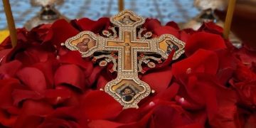 14 septembrie – Înălțarea Sfintei Cruci. De ce se postește de “Ziua Crucii“?