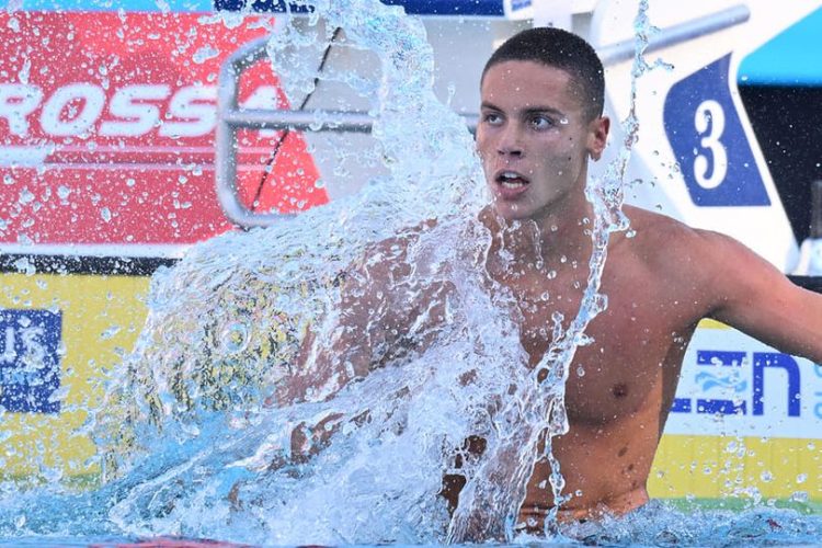 Un nou record la mondialele de juniori. David Popovici, medalie de aur la proba de 200 m liber