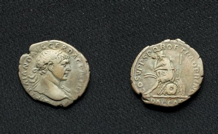 Un denar roman descoperit în Maramureș atestă cucerirea Daciei