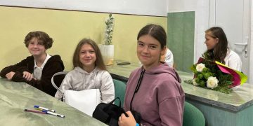 SPRIJIN PENTRU COPIII REFUGIAȚI – Patru clase cu predare în limba ucraineană și o grupă de grădiniță în cadrul învățământiului de stat din Baia Mare