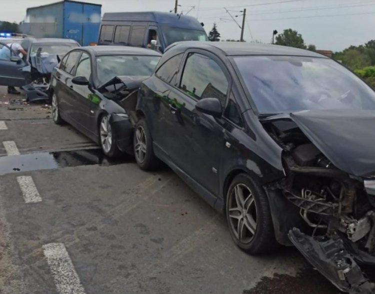 Accident cu CINCI mașini în apropiere de Jucu de Mijloc