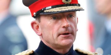 Un prinț cu origini românești conduce trupele militare la funeraliile reginei Elisabeta