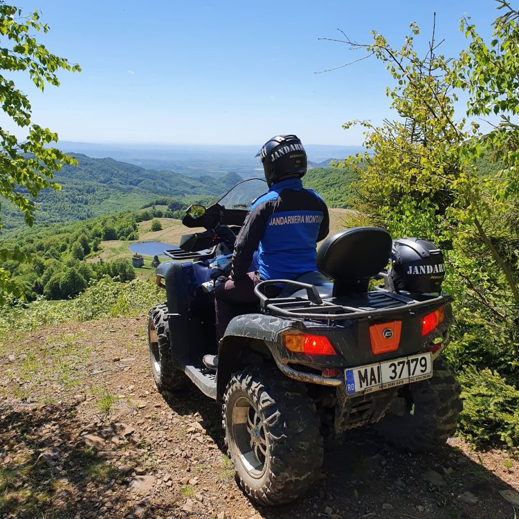 Recomandările jandarmilor pentru iubitorii de drumeții montane