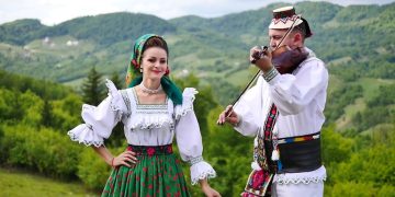 Amalia și Vasilică Ceterașu vor fi părinți de gemeni. Artista e însărcinată în 13 săptămâni