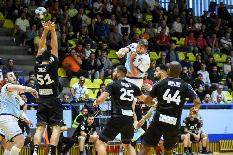 Handbal. Liga Zimbrilor. CS Minaur Baia Mare întâlneşte în deplasare CSM Bacău. Meci în direct la Pro Arena