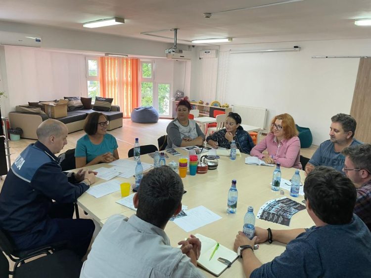 Reducerea riscului de abandon şcolar. Polițiștii Biroului Siguranța Școlară la sediul Serviciului Copil, Familie și Persoane cu Dizabilități