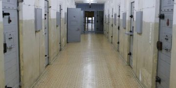 O țară ciudată. Infractori să fie, că locuri în pușcării avem berechet!