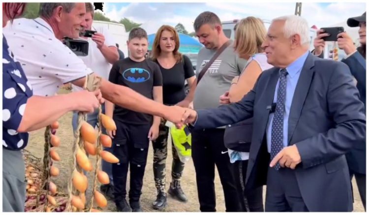 Petre Daea, la Târgul din Asuaju de Sus: „Aici e artă, dom’le”