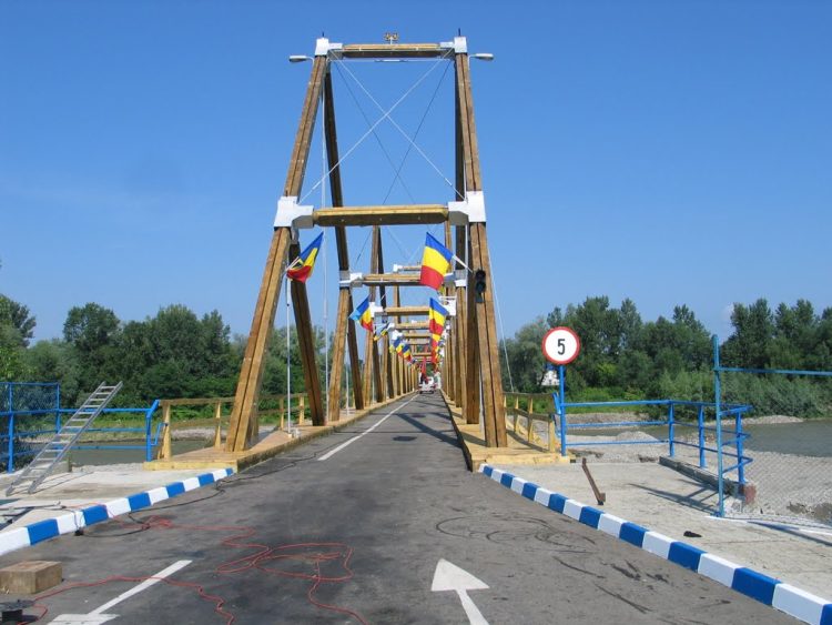 Podul de la Sighet, dintre România și Ucraina, stă să cadă: Iar ne lăudăm cu proiecte și nu cunoaștem realitatea.
