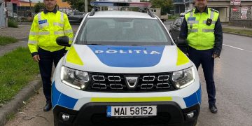 Doi polițiști ai Serviciului Rutier Maramureş au escortat un şofer care transporta la spital un bărbat de 48 de ani bolnav