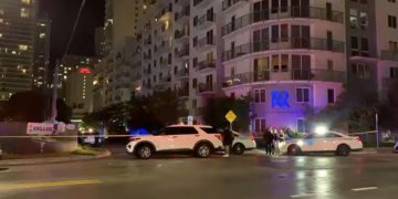 Doi români au murit la Miami. Un bărbat şi-a împuşcat fosta iubită, în plină stradă, apoi s-a sinucis
