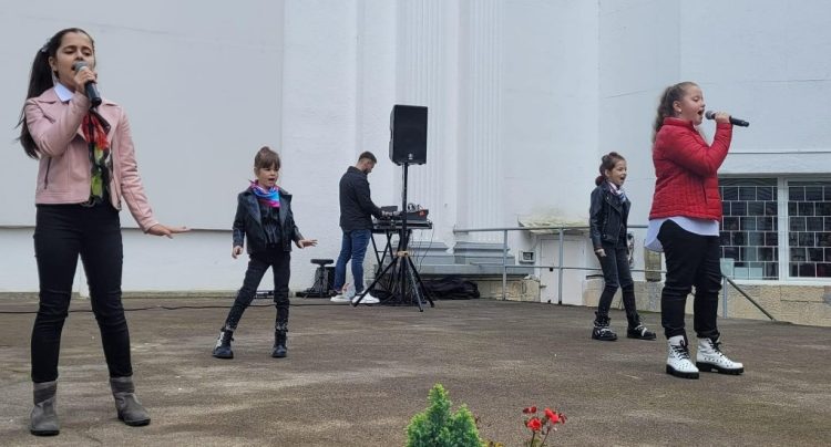 Spectacol susținut de Palatul Copiilor din Baia Mare la Teatrul de vară