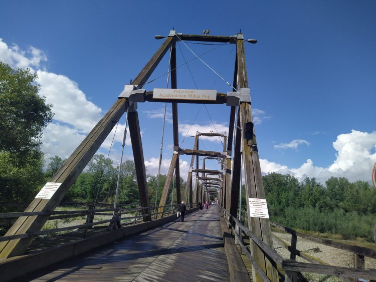 REPORTAJ: Flux continuu la Sighetu Marmației. Care e starea podului și ce se petrece la graniță după semnarea decretului de către Putin. VIDEO