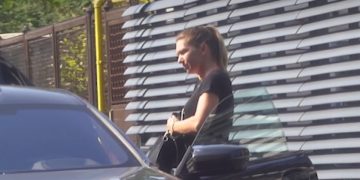 Primele imagini cu Simona Halep, după ce s-a confirmat divorţ. Tenismena, vizibil afectată, a început să-și care bagajele în vila din Primăverii